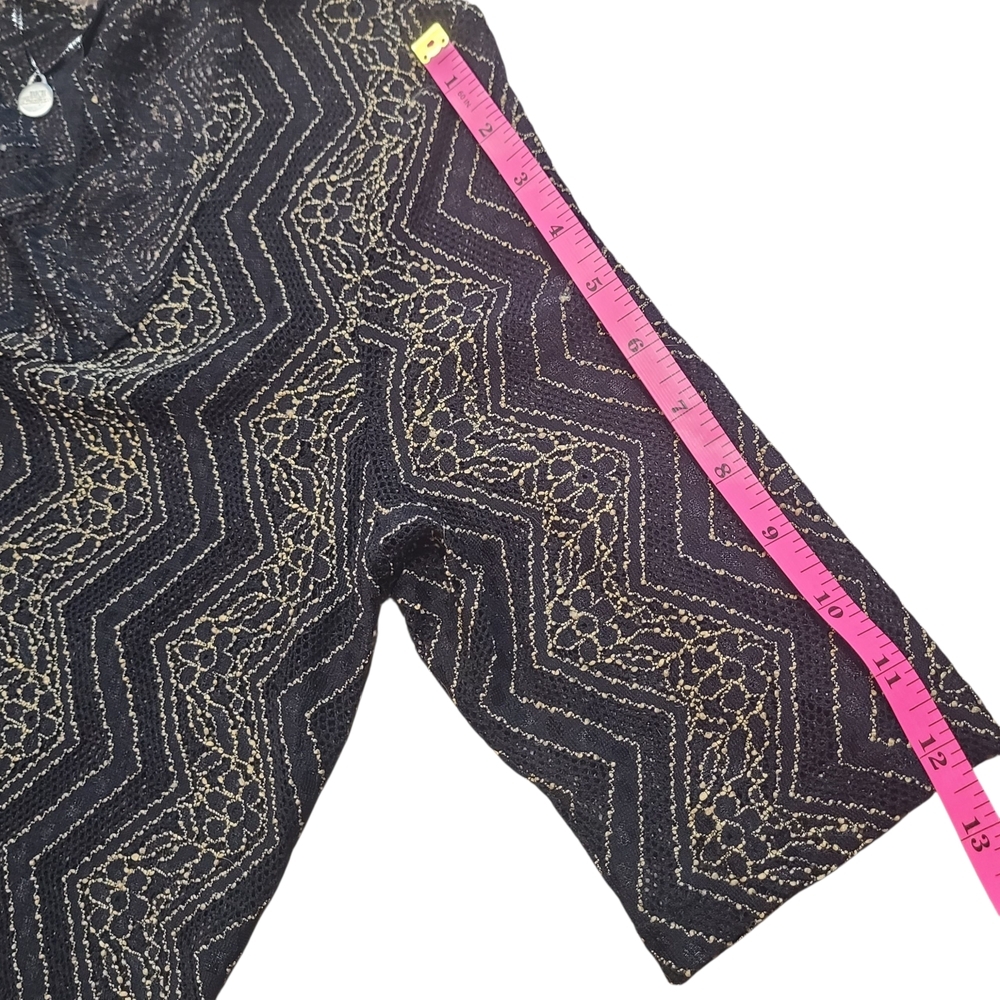 BKE Boutique Sheer Lace Chevron Top Large Black Floral Mesh Buckle - Picture 7 of 8